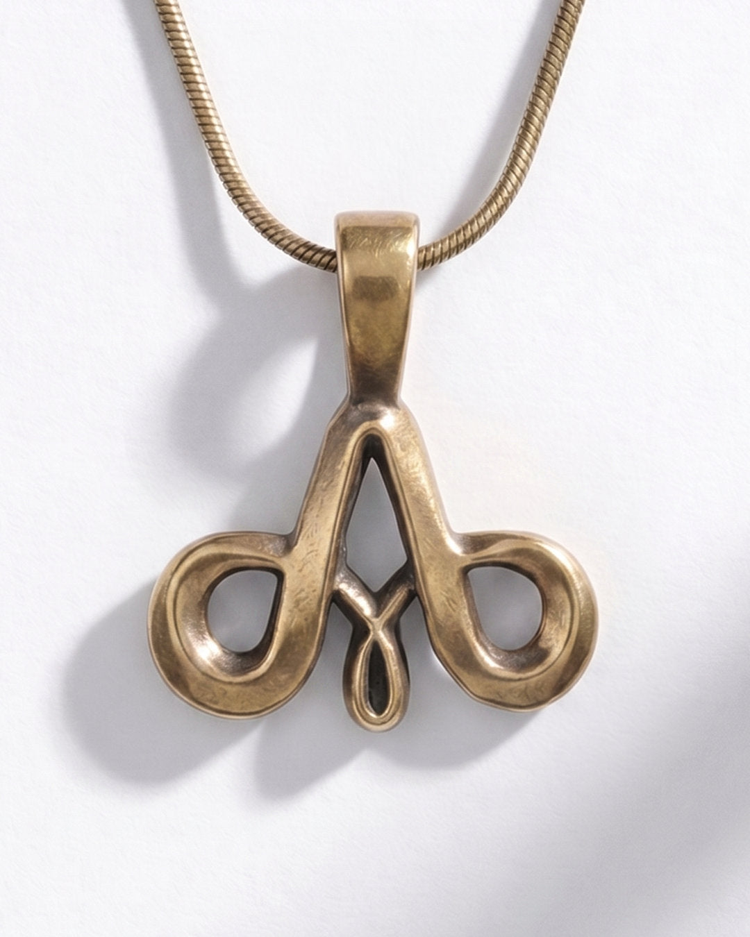 A / PENDANT ®