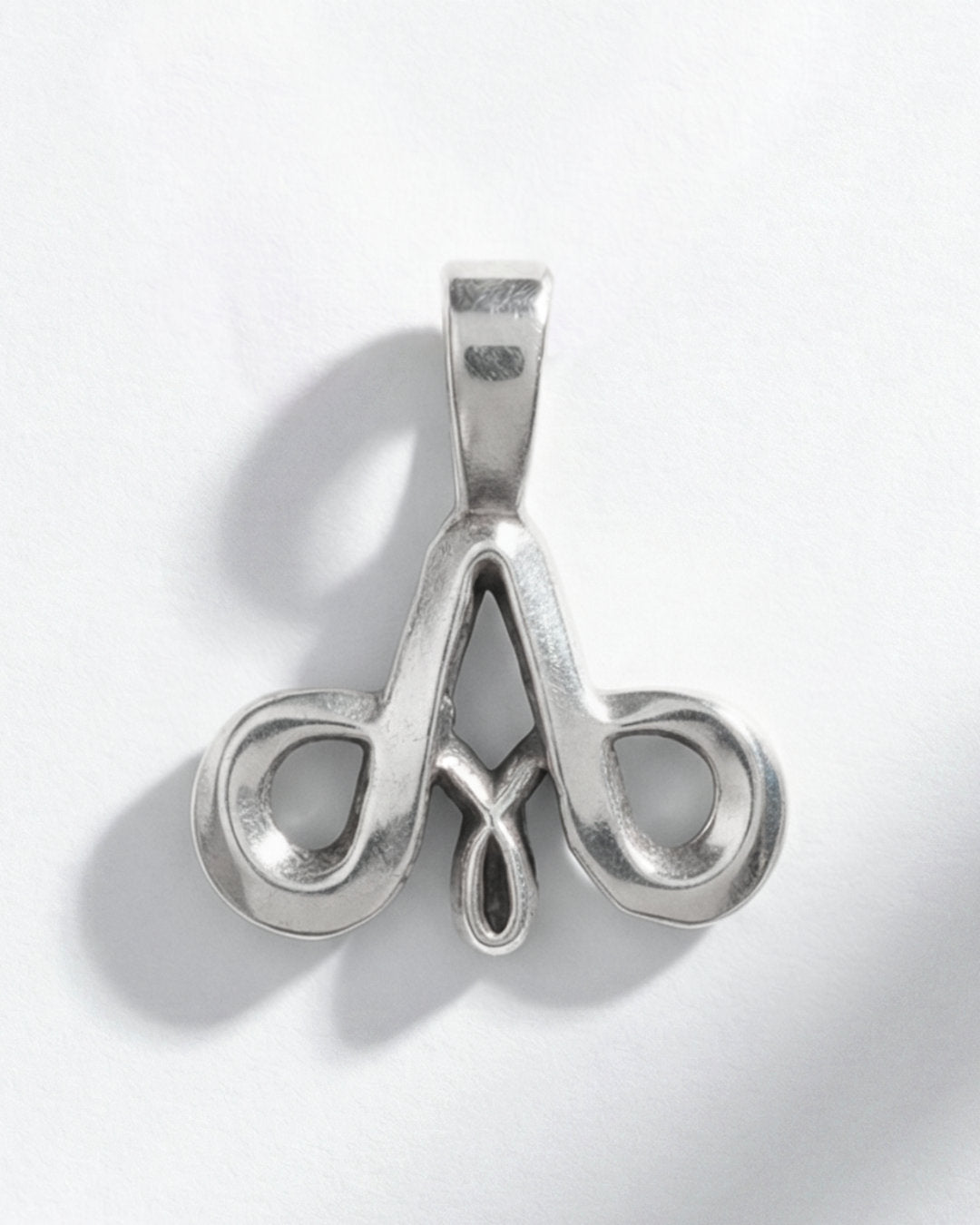 A / PENDENT ®