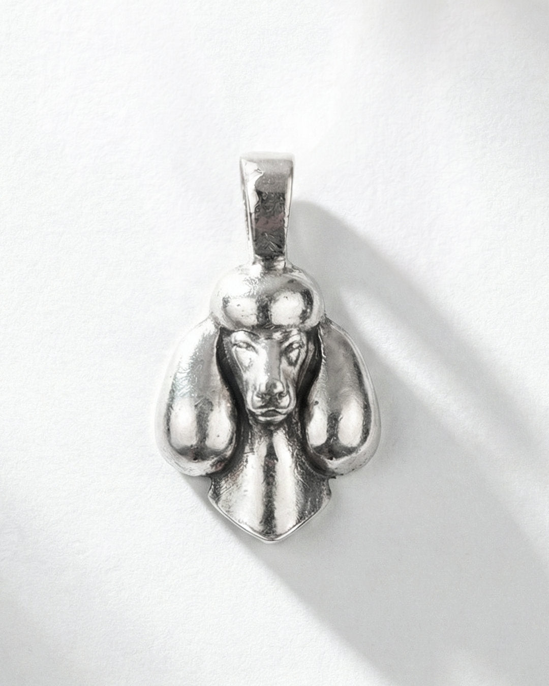 CANICHE / PENDANT ®