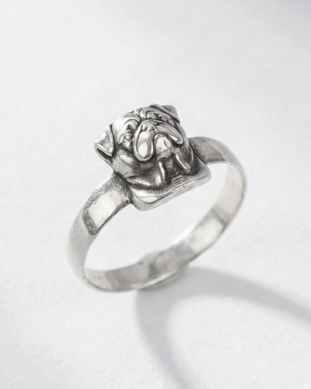 PUG RING ®